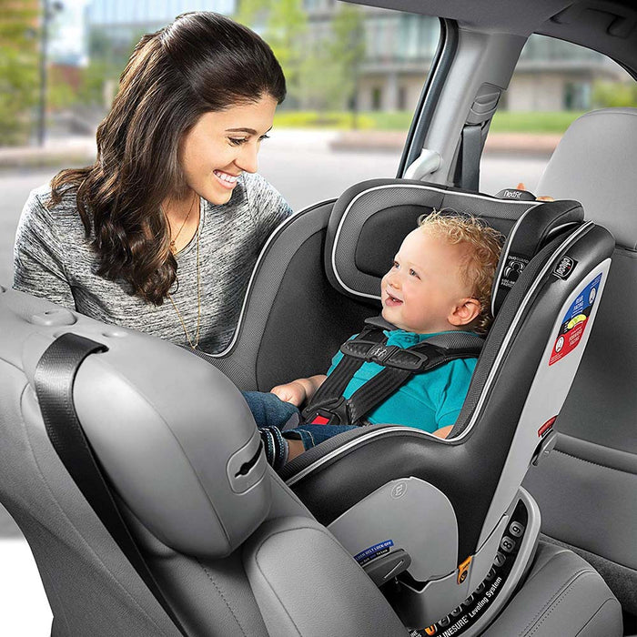 Chicco - NextFit Zip Air Convertible Car Seat - Rosso